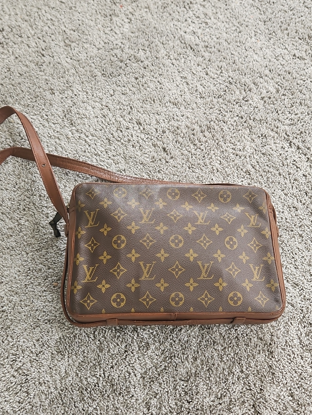 Louis Vuitton Monogram Crossbody Vintage Bag